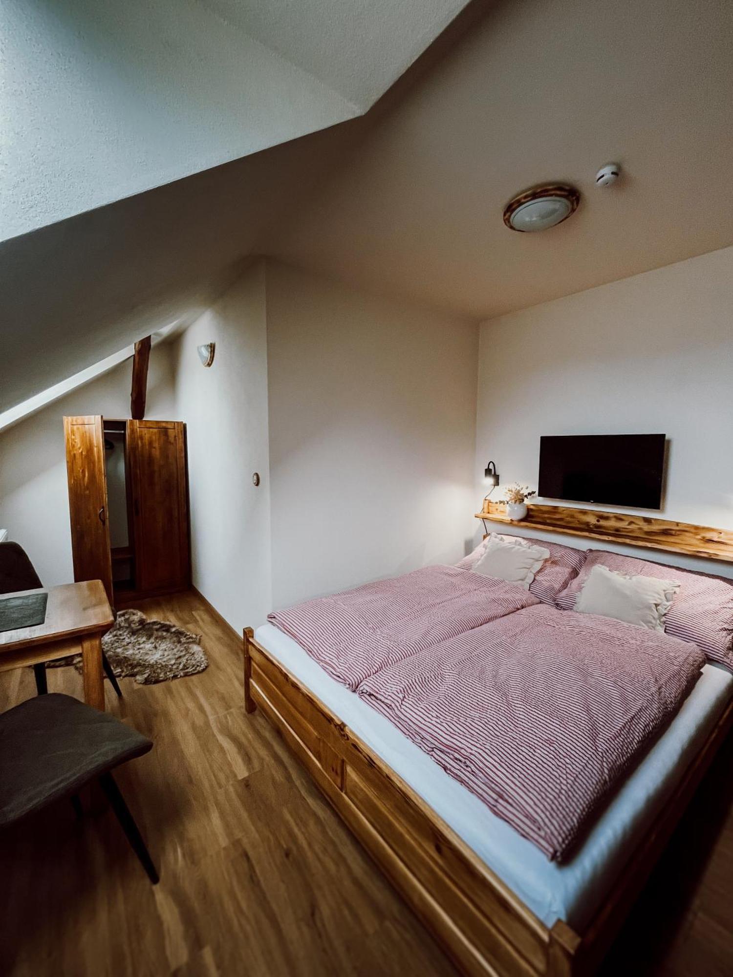 Lesovice Appartement Netschetin